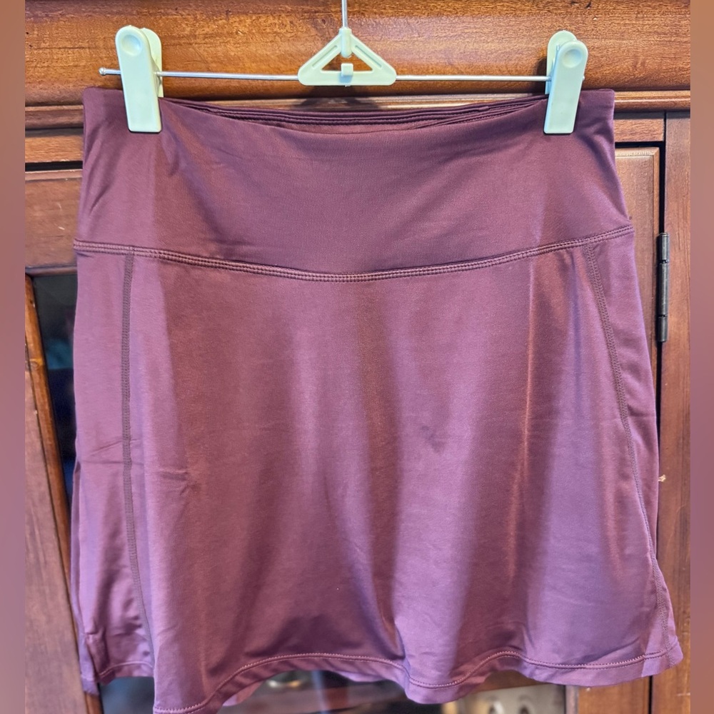 Oalka Burgundy Brown Athletic Skort size small NWT